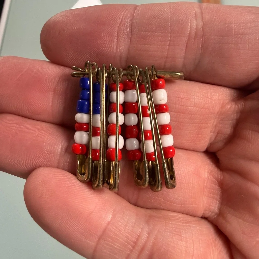 VTG Handmade Beaded USA American‎ Flag Pin Brooch
